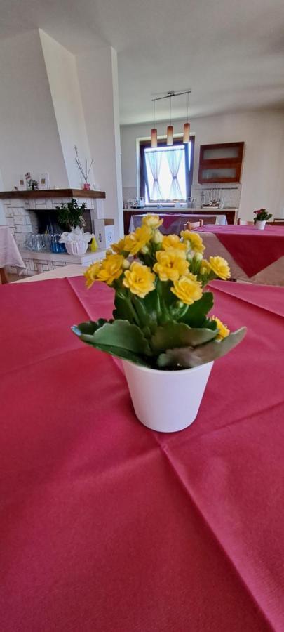 B & B Le Tre Rose Tollo Eksteriør billede