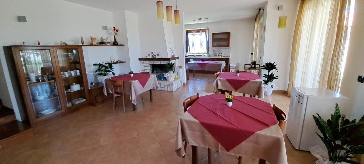 B & B Le Tre Rose Tollo Eksteriør billede