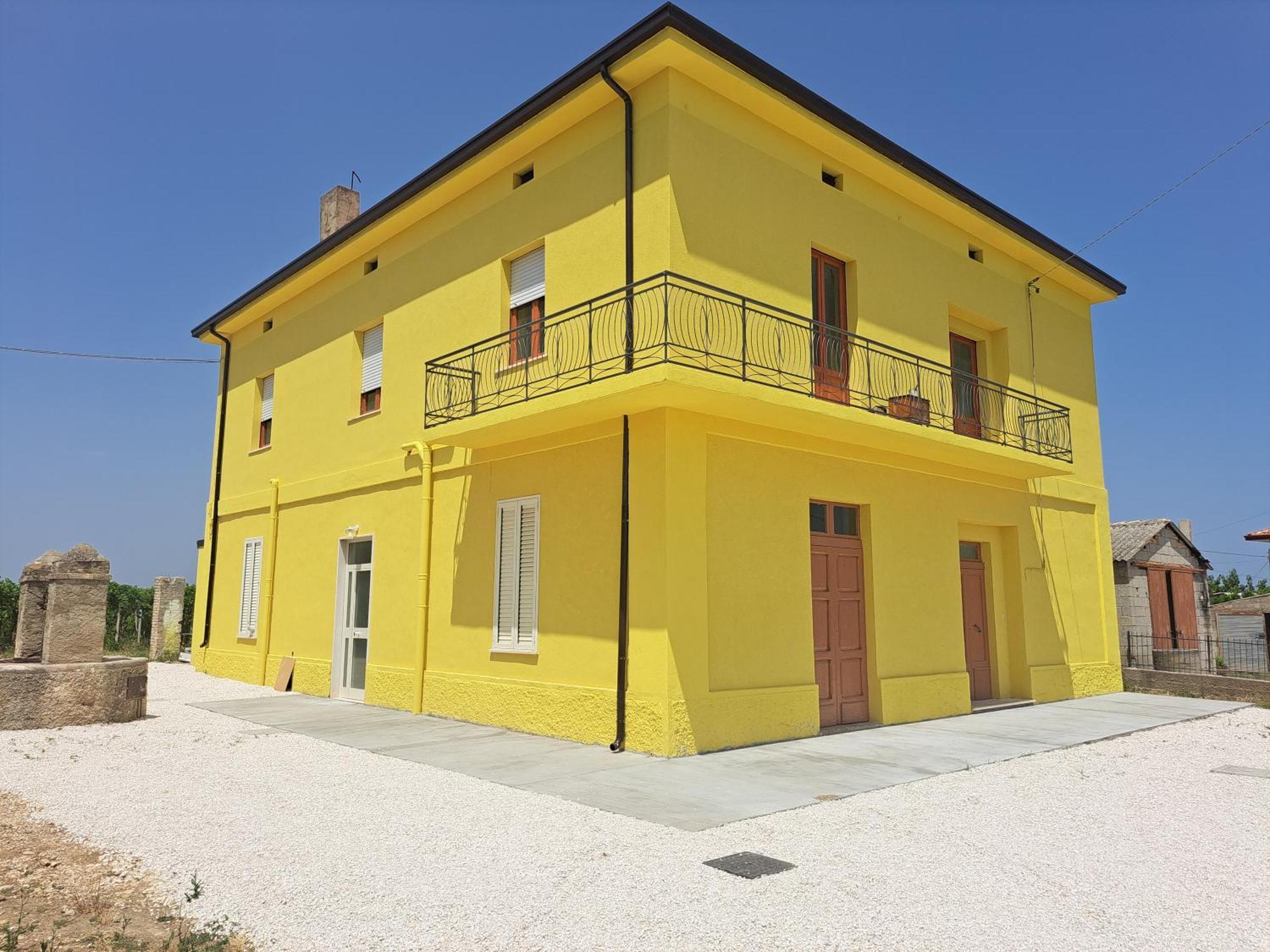 B & B Le Tre Rose Tollo Eksteriør billede